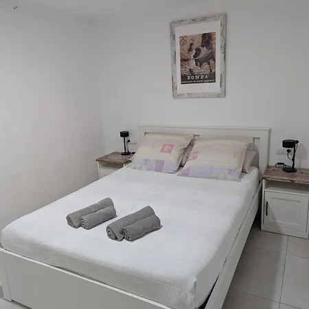 Familias A 50 Metros De La Playa * ロザス